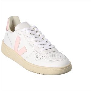 Veja sneakers V-10 white leather with petal pink branded on the sides and heel.